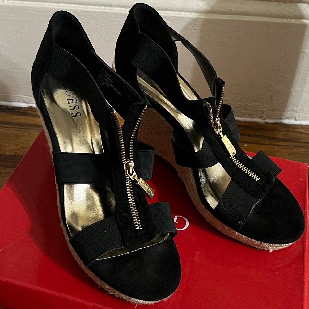 Zapatilla size 10 guess en buena condiciones súper cómoda